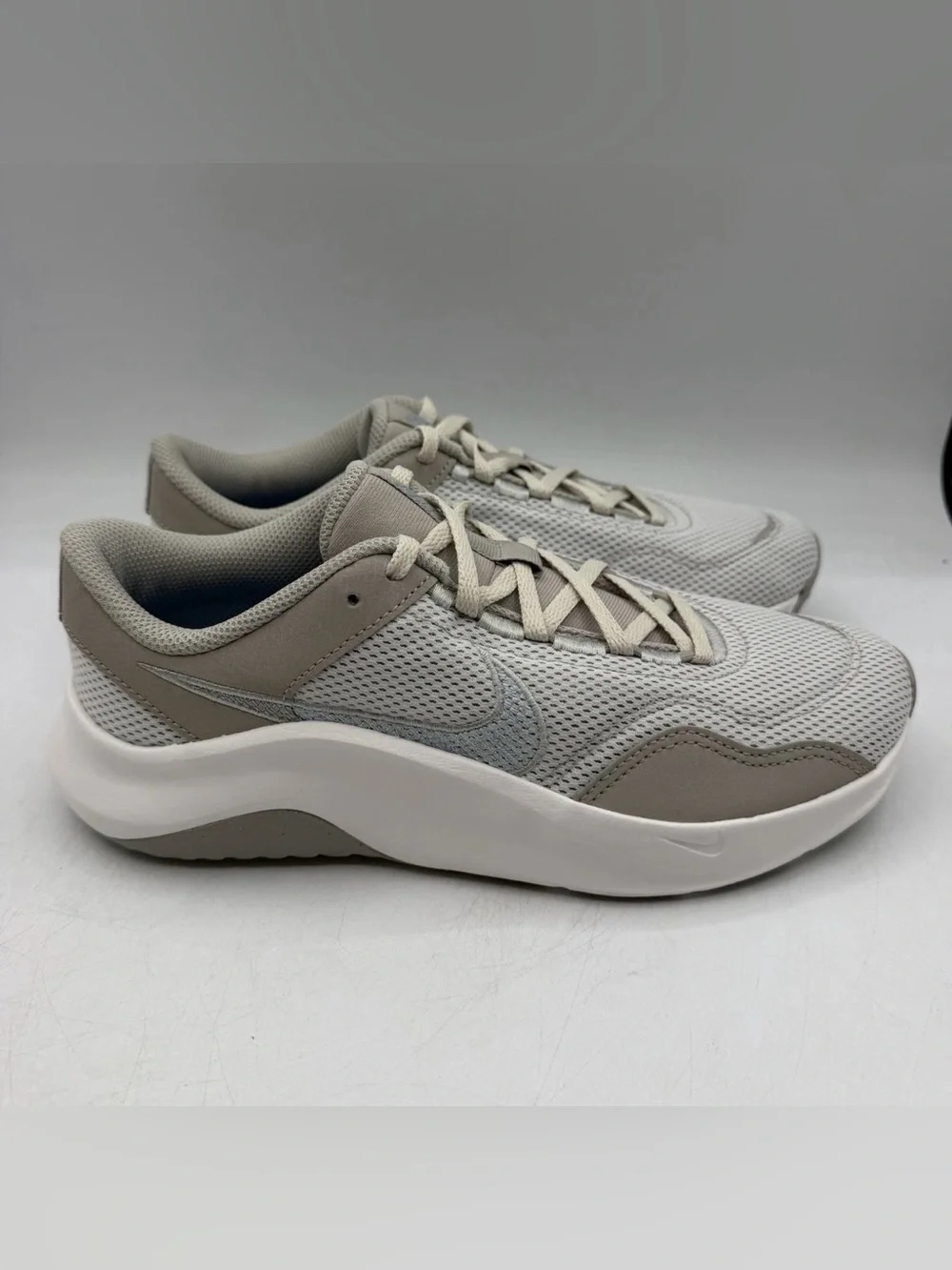 Nike Legend Essential 3 Next Nature Pure Platinum Silver DM1119-008 Womens Sz 9